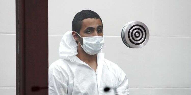 Man suspected of stabbing Chabad rabbi held without bail