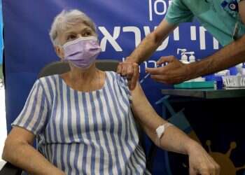 Health Ministry gives green light for 3rd vaccine dose to seniors