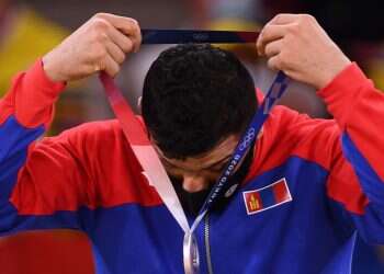 Iranian defector dedicates silver medal in judo to Israel