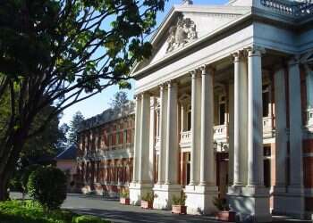 Taking seat at Australian Supreme Court, Orthodox Jew makes history with prayer