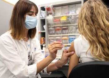 Health Minister: We will incentivize schools to encourage vaccinations