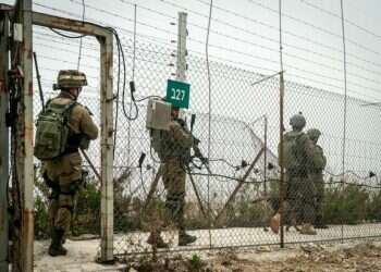 Suspected Lebanese infiltrator apprehended at border by IDF troops