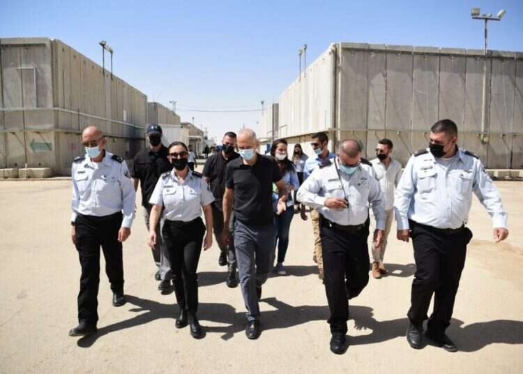 underway palestinians escape prison