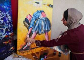 Gazan artist mixes beauty and pain in her ballet paintings