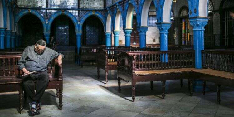 How can Tunisia's Jews escape national quagmire?