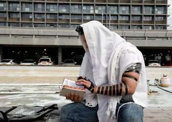 #TefillinAgainstTerror campaign takes aim at antisemitism, terrorism