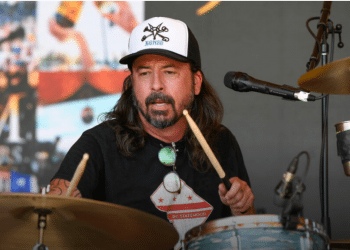 Foo Fighters singer celebrates Hanukkah, Jewish musicians