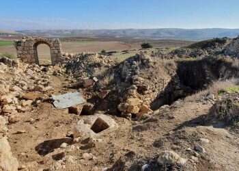 Antiquities thieves busted plundering ancient cave in southern Judea