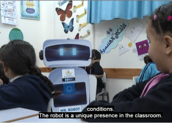 'Mr. Robot' teaches science to Gaza students