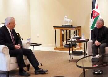 Gantz meets Jordanian king, stresses importance of close ties