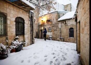 Alfis blankets Jerusalem with snow as storm swirls across Israel