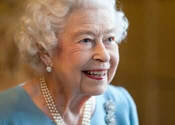 Queen Elizabeth kicks off festivities marking 70 years on throne