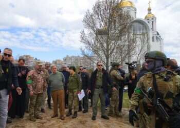 Explosions rock Kyiv while UN chief visits