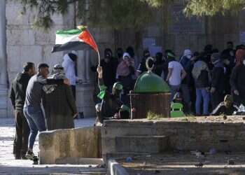 Over 300 arrested in Temple Mount clashes, Jordan demands Israel remove forces 'immediately'