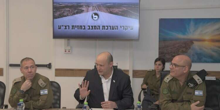 Bennett warns Gaza terrorist groups not to exploit political shift