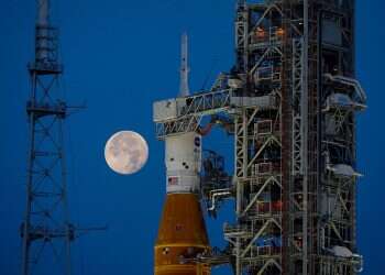 NASA presses toward moon rocket launch after fuel leak