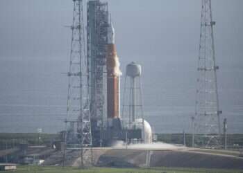 Fuel leak ruins NASA moon rocket launch bid