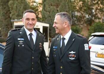 Defense minister vows to block 'political pressures' from influencing IDF