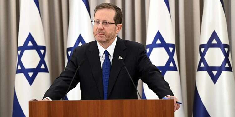 President calls judicial reform 'wrong,' urges gov't to start from scratch