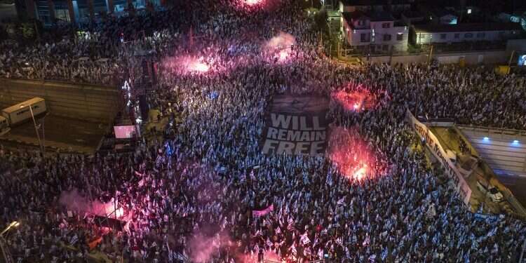Protests against judicial reform show no signs of slowing