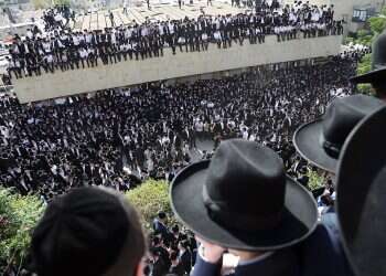 Hundreds of thousands attend funeral of Rabbi Gershon Edelstein