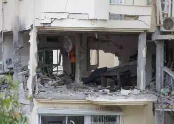 Israeli killed as Gaza rocket makes direct hit on Rehovot building