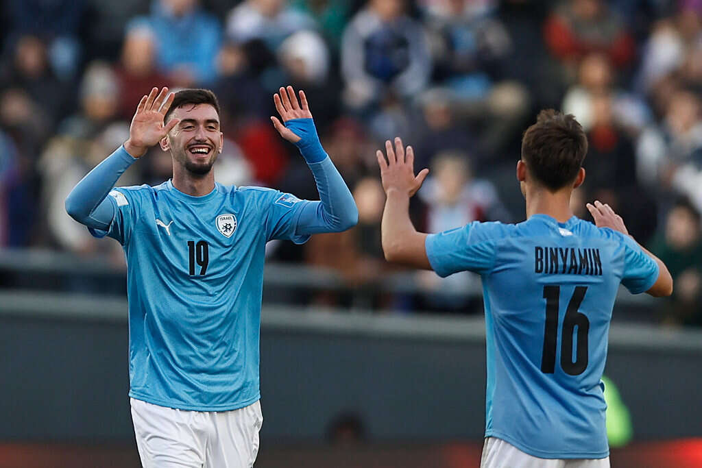 PHOTOS] Argentina in celebration - The Korea Times