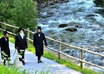 Luxury lounges and secluded villas: How Hassidic rebbes go on holiday