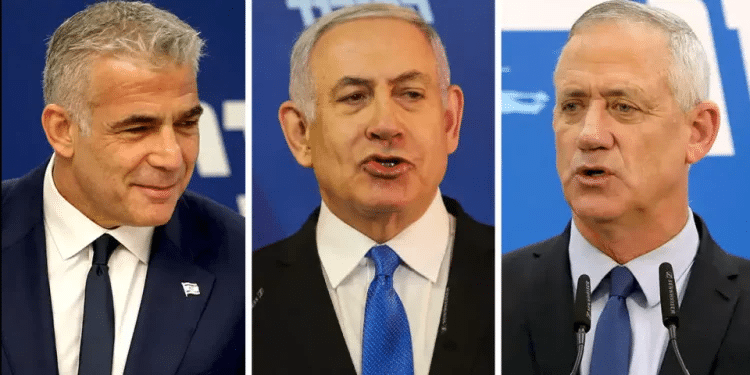 Lapid, Gantz willing to form emergency government with Netanyahu