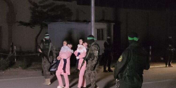 LIVEBLOG: 11 hostages arrive in Israel, underg medical checkup as 4th handover complete