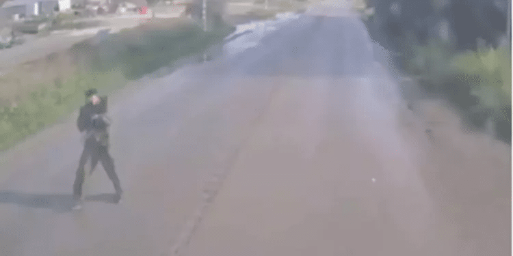 3 wounded in shooting at school bus, vehicles in West Bank