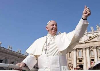 Francis stirs controversy by going out against gay people