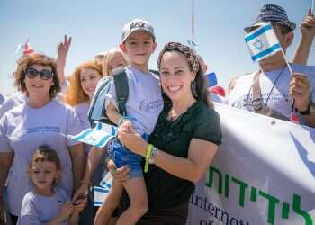 Rising antisemitism drives massive surge of aliyah interest from US, France