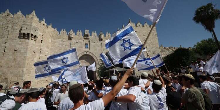 WATCH: Jerusalem Day flag march gets underway amid heightened security, clashes with Palestinians