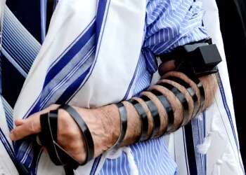 Ancient tefillin were not dyed black, study finds