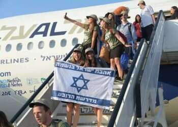 Aliyah from north America spikes despite war