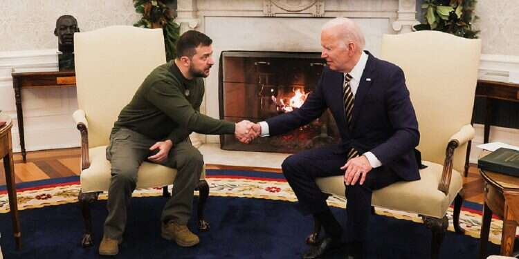 Biden authorizes Ukraine to use US weapons inside Russia