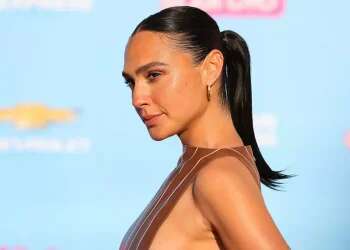 Gal Gadot reveals brain blood clot during pregnancy