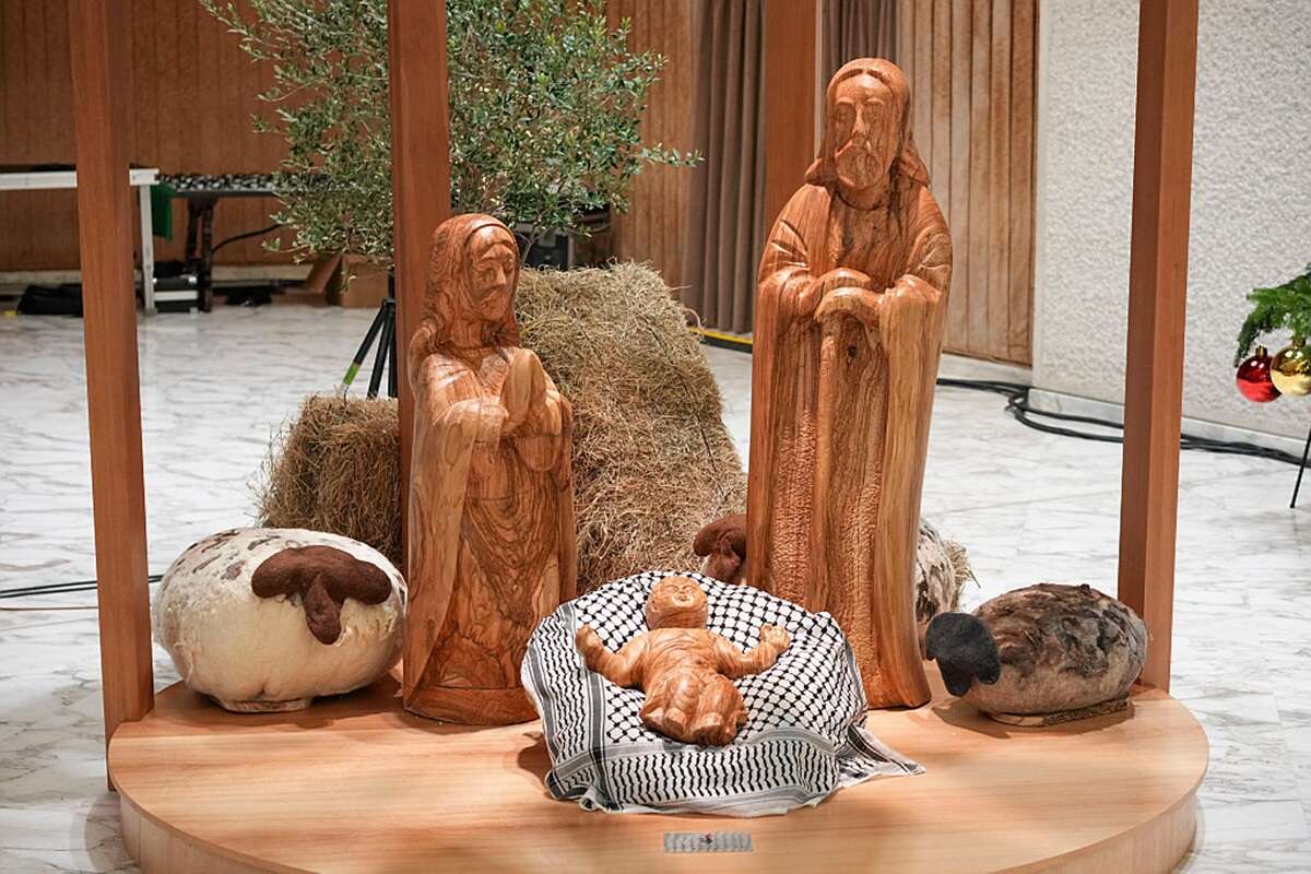 Outrage after Vatican hosts ‘Jesus in keffiyeh’ nativity scene – www ...