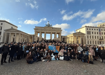 Unfazed by antisemitism, hundreds of teens gather in Berlin to recite 'Shema Israel'