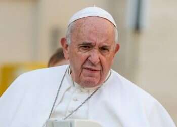 Pope Francis in 'complex clinical situation'