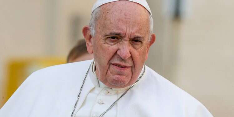 Pope Francis in 'complex clinical situation'