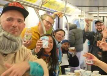 Pro-Palestinian protesters disrupt seder on NYC subway